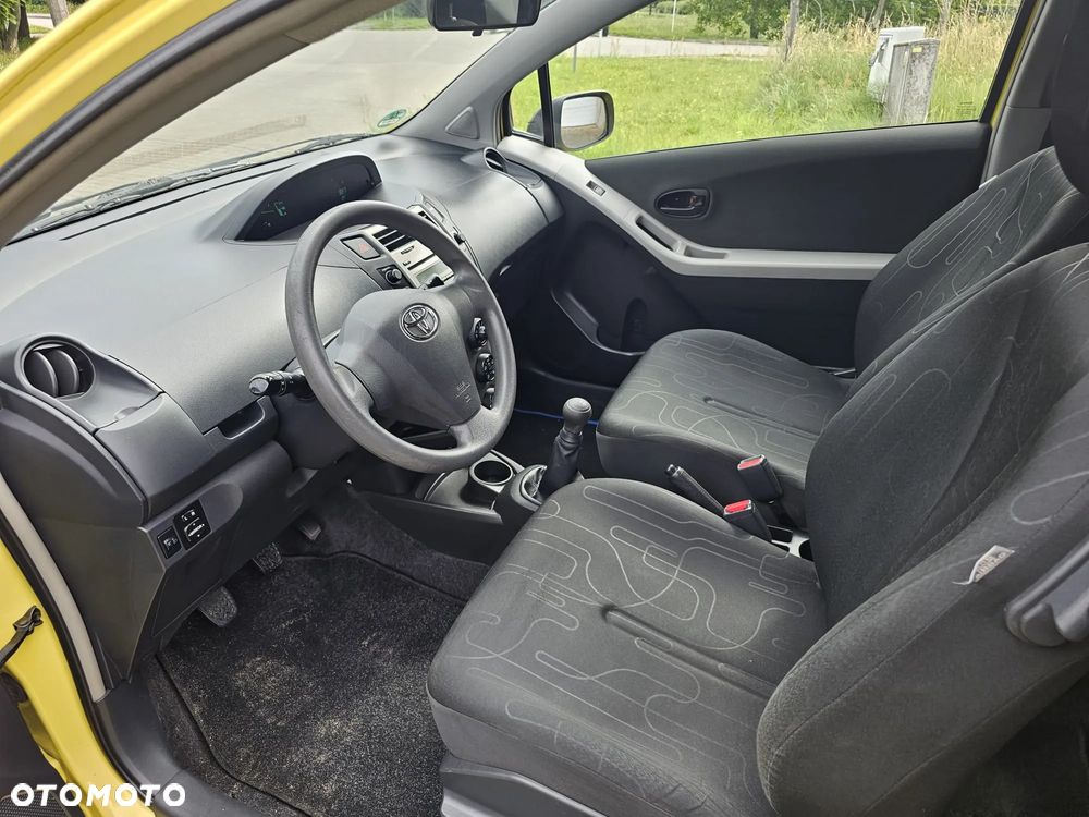 Toyota Yaris 1.33 Sol - 8