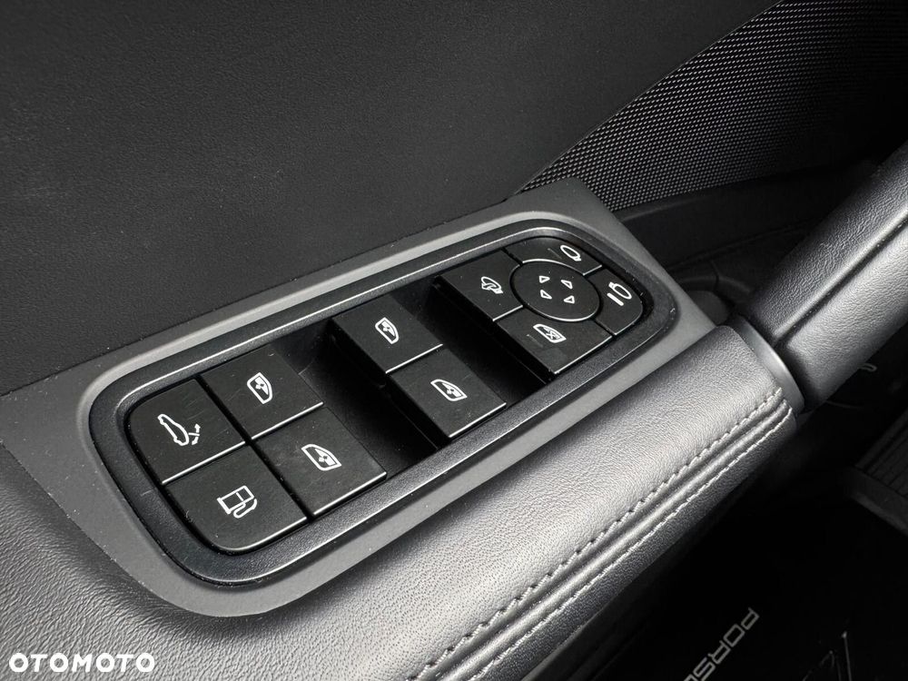 Porsche Cayenne - 28