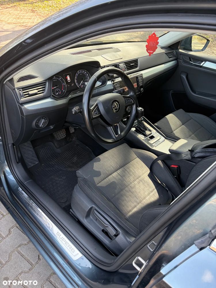 Skoda Superb 2.0 TDI Ambition DSG - 9
