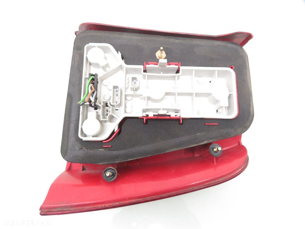 LAMPA LEWA TYLNA VW PASSAT B5 SEDAN 3B5945095F - 9