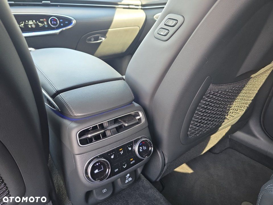 Genesis GV70 - 24