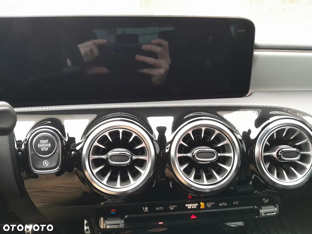 Mercedes-Benz CLA 200 d AMG Line 8G-DCT - 12