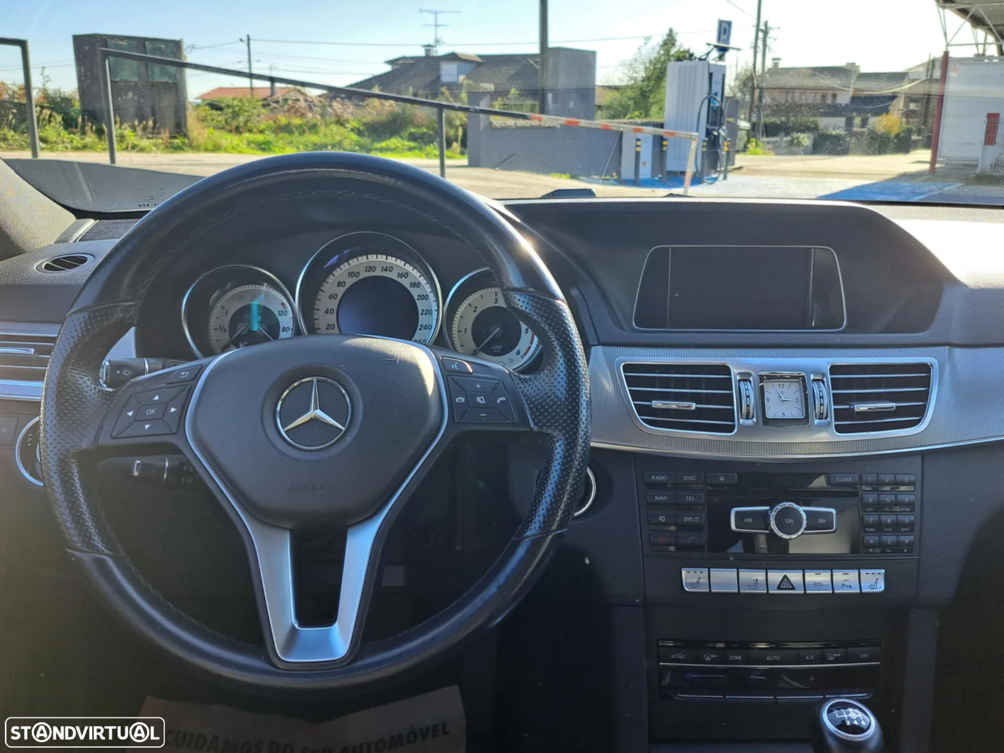Mercedes-Benz E 220 BlueTEC Avantgarde - 15