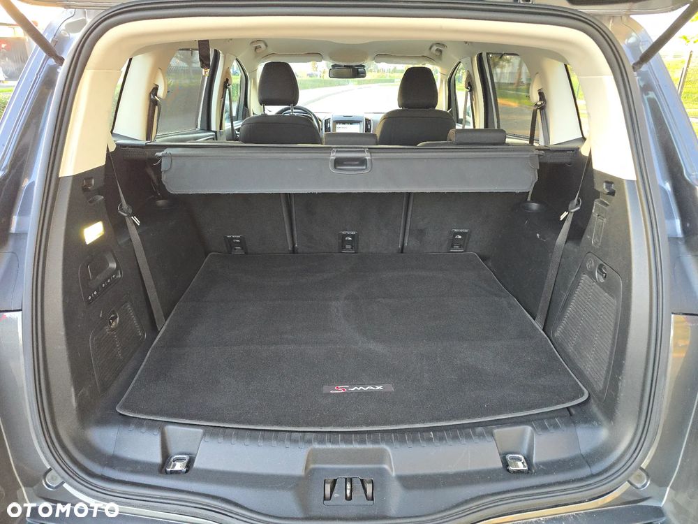 Ford S-Max - 19