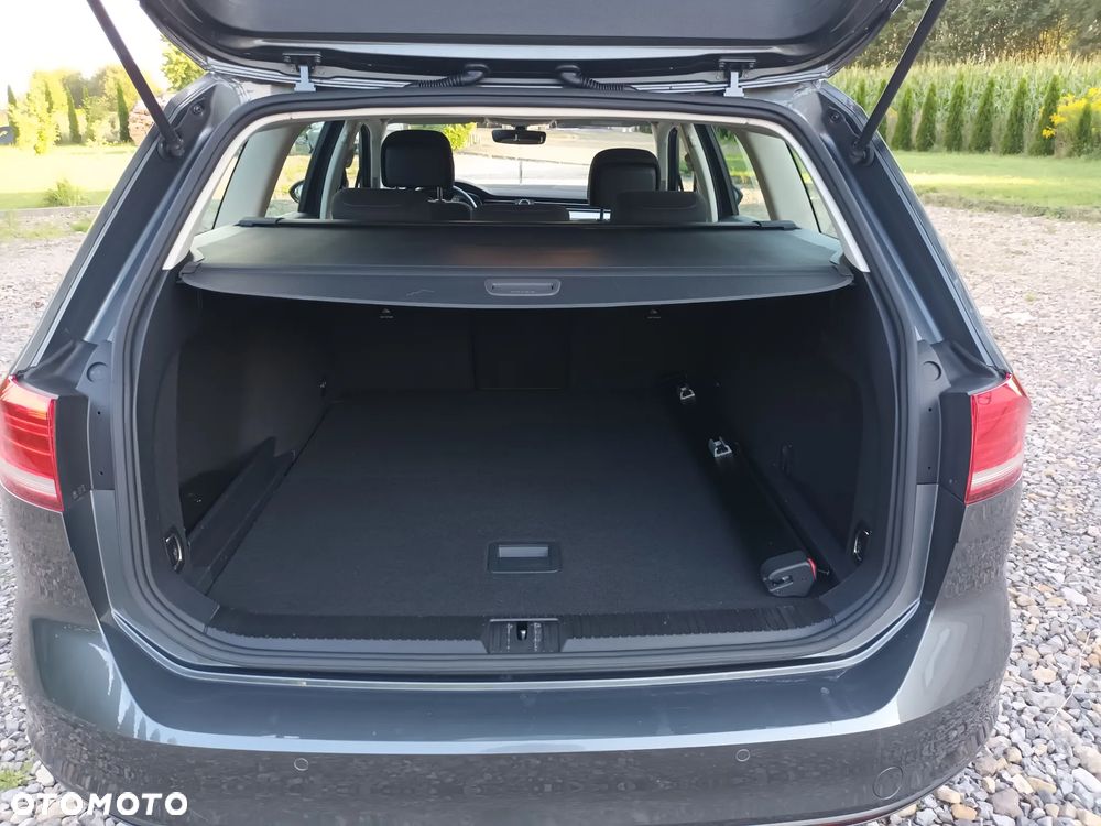 Volkswagen Passat 1.6 TDI (BlueMotion Technology) Comfortline - 11