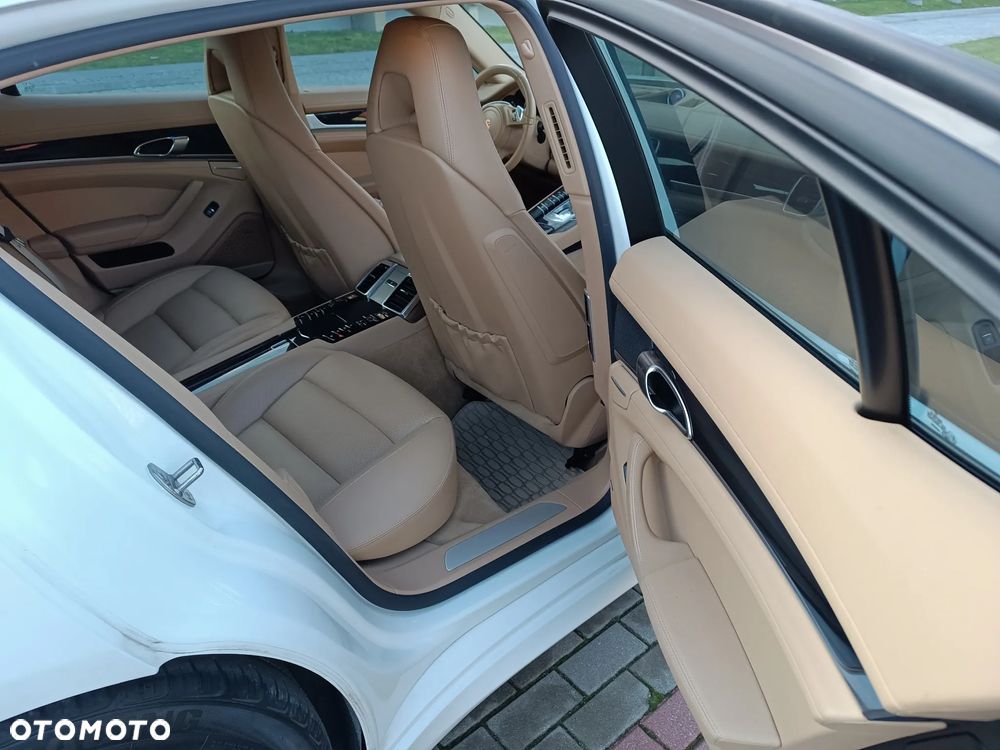Porsche Panamera 4 PDK Edition - 17