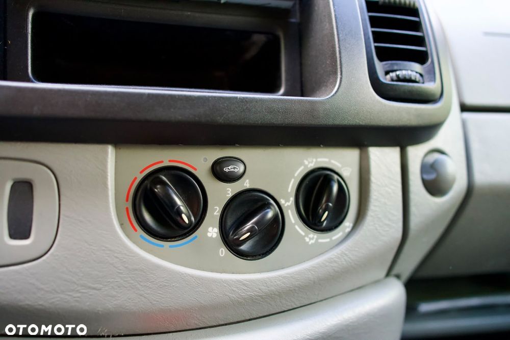 Renault Trafic - 13