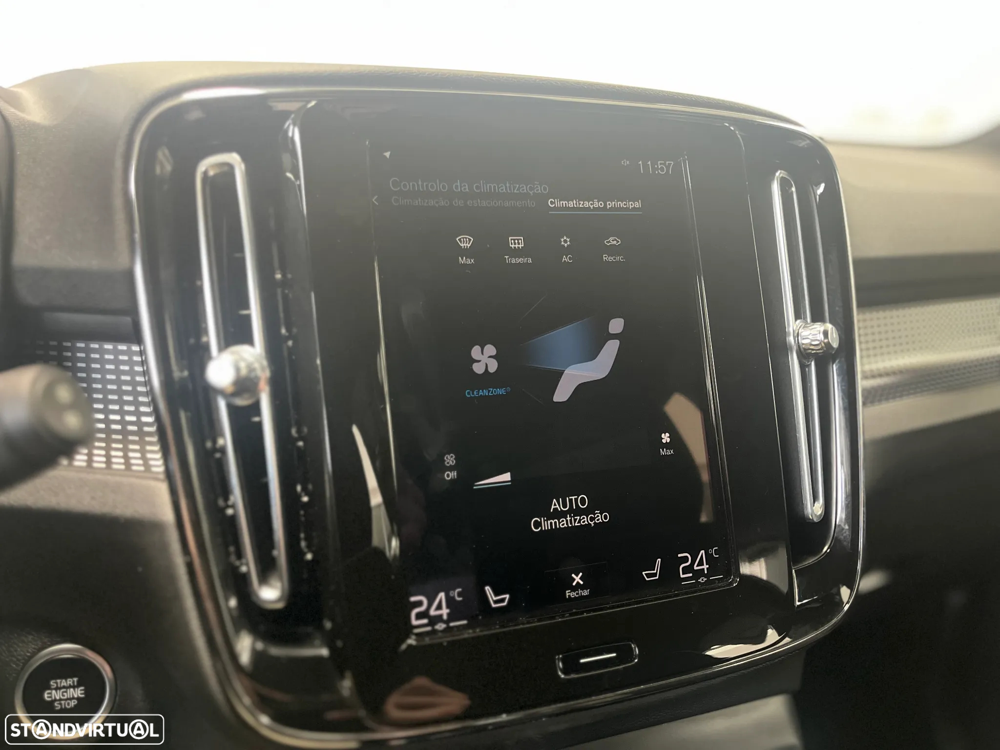 Volvo XC 40 1.5 T2 Plus Dark Auto - 36