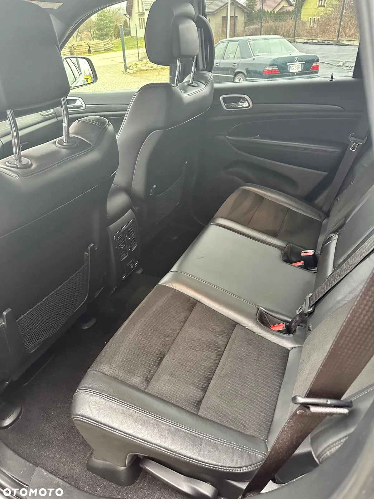 Jeep Grand Cherokee - 14