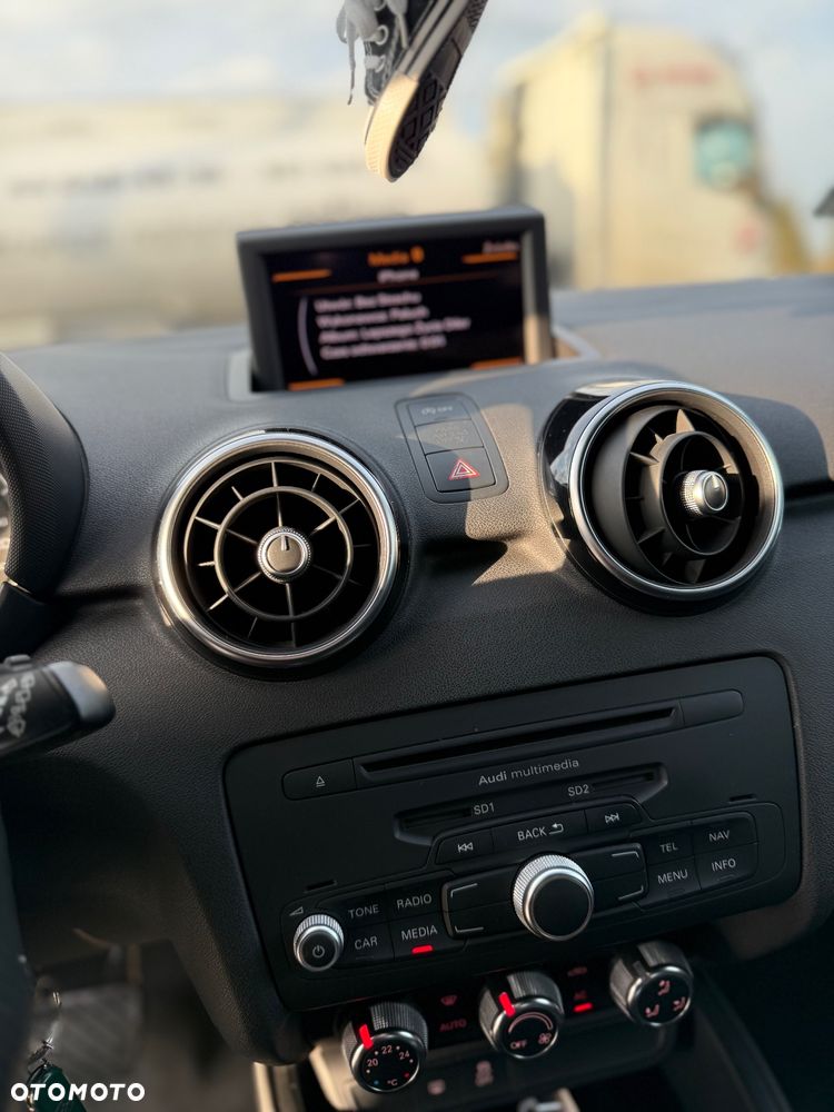 Audi A1 Sportback 1.4 TFSI S tronic S line edition m S line Sportpaket - 18