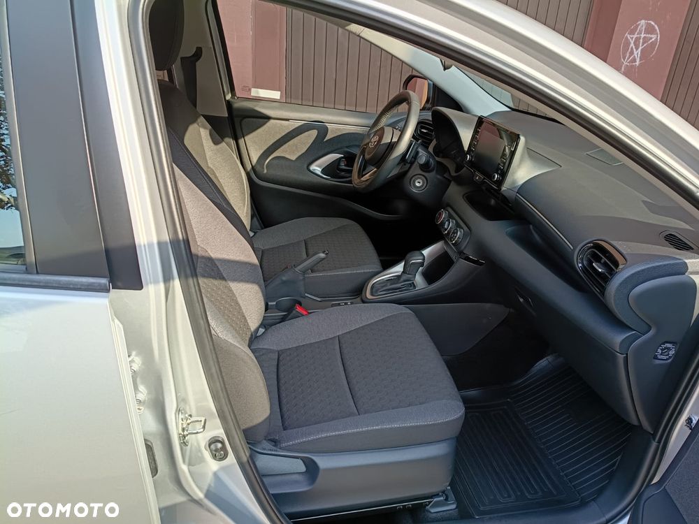 Toyota Yaris 1.5 Comfort CVT - 6