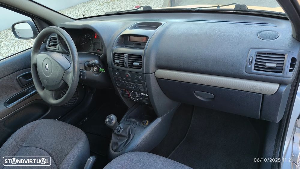 Renault Clio 1.2 16V Pack - 10