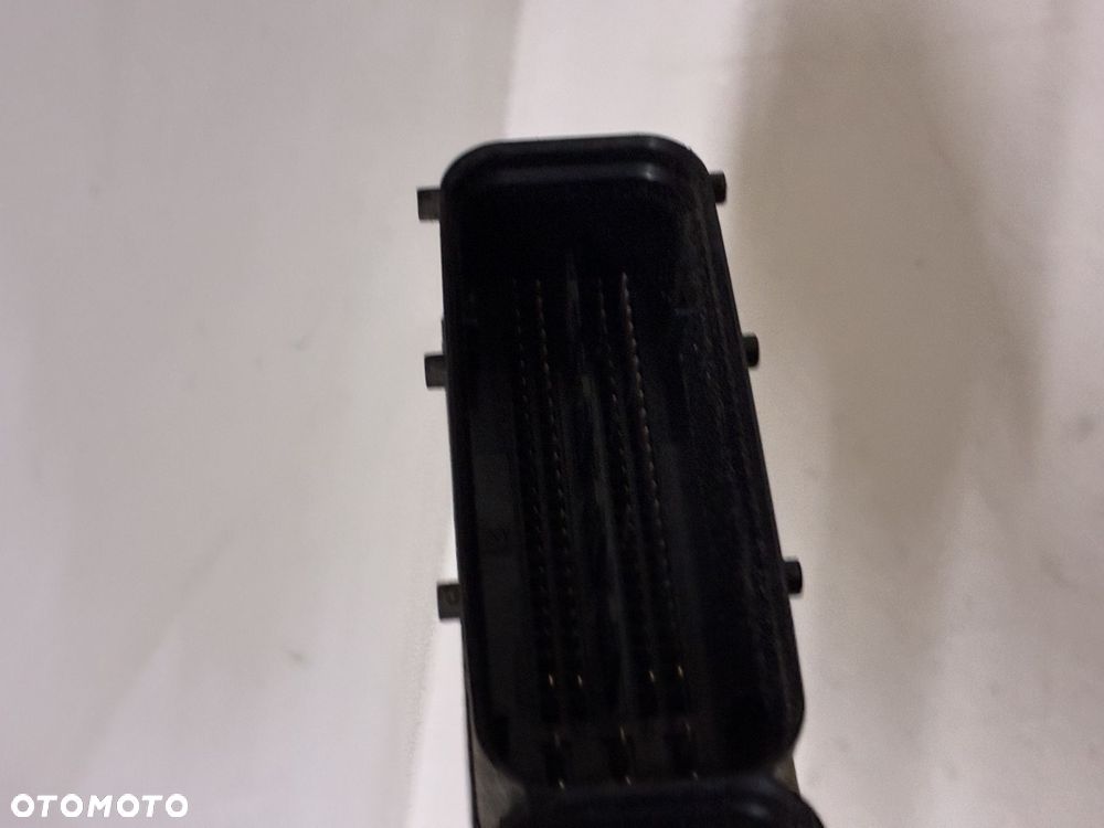 OPEL KOMPUTER  STEROWNIK  SILNIKA 55205622 - 5