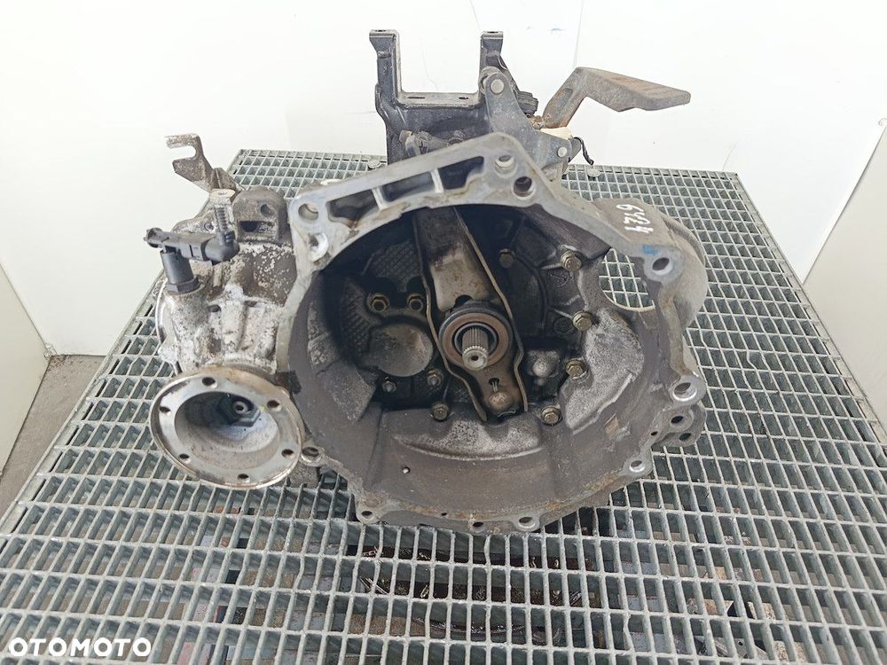 SKRZYNIA BIEGÓW MANUALNA 5 VW POLO IV 9N GGU 1.9 TDI - 1