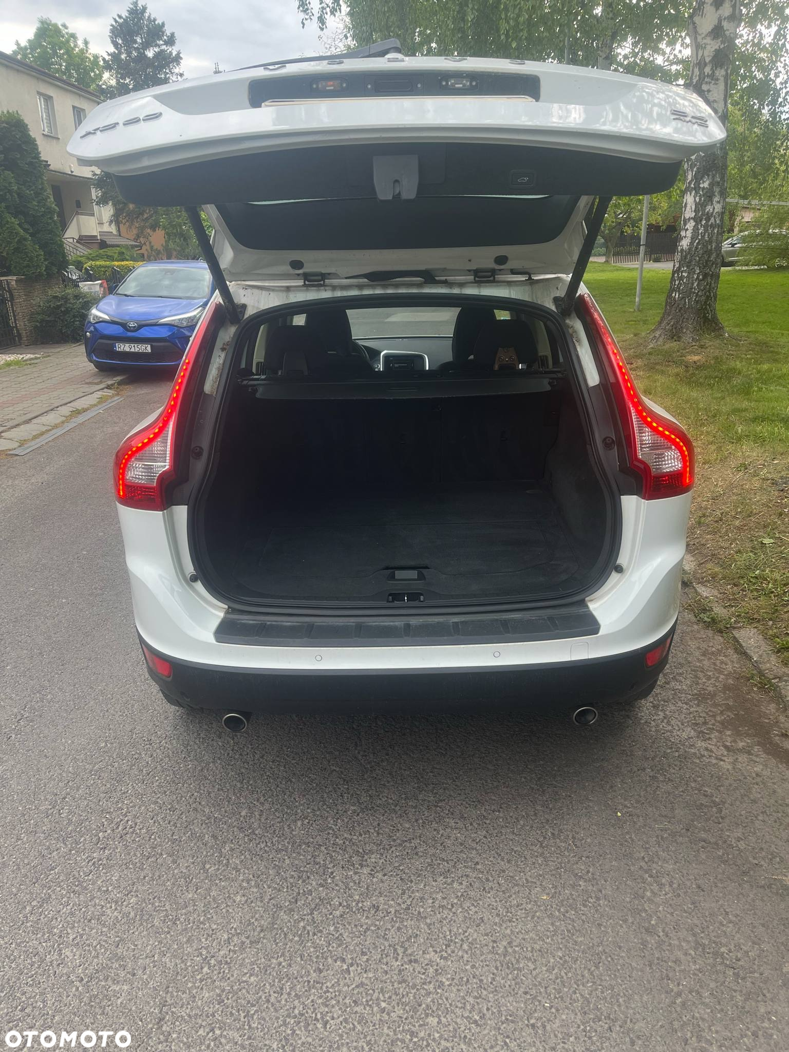 Volvo XC 60 2.4D AWD Kinetic - 12