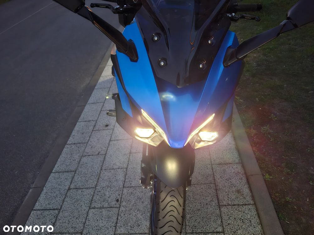 Suzuki GSX - 30