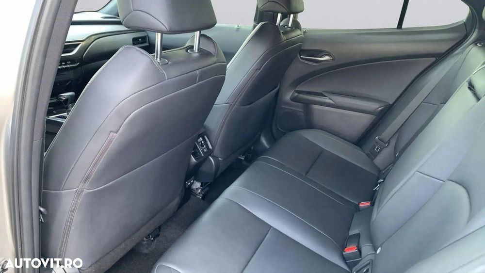 Lexus UX 250h Executive Line - 13