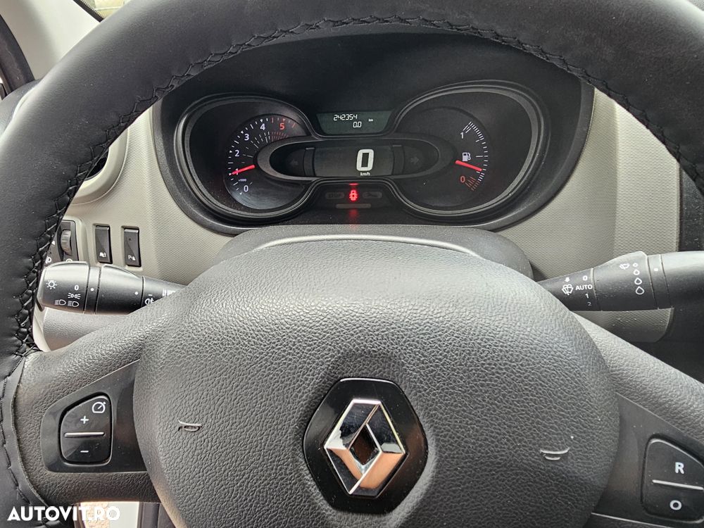 Renault TRAFIC - 13