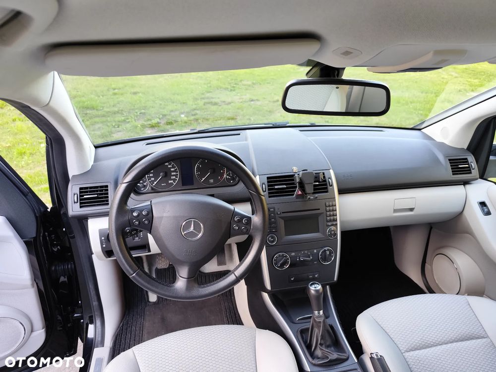 Mercedes-Benz Klasa A 170 BlueEFFICIENCY Elegance - 11