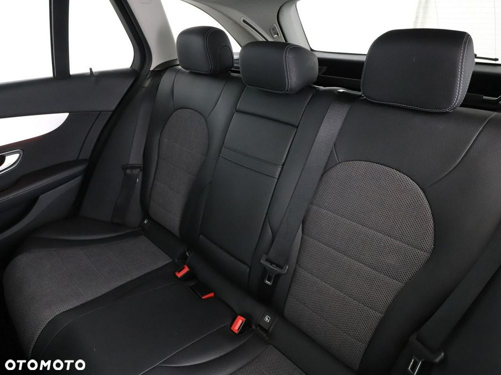 Mercedes-Benz Klasa C 180 9G-TRONIC Avantgarde - 18