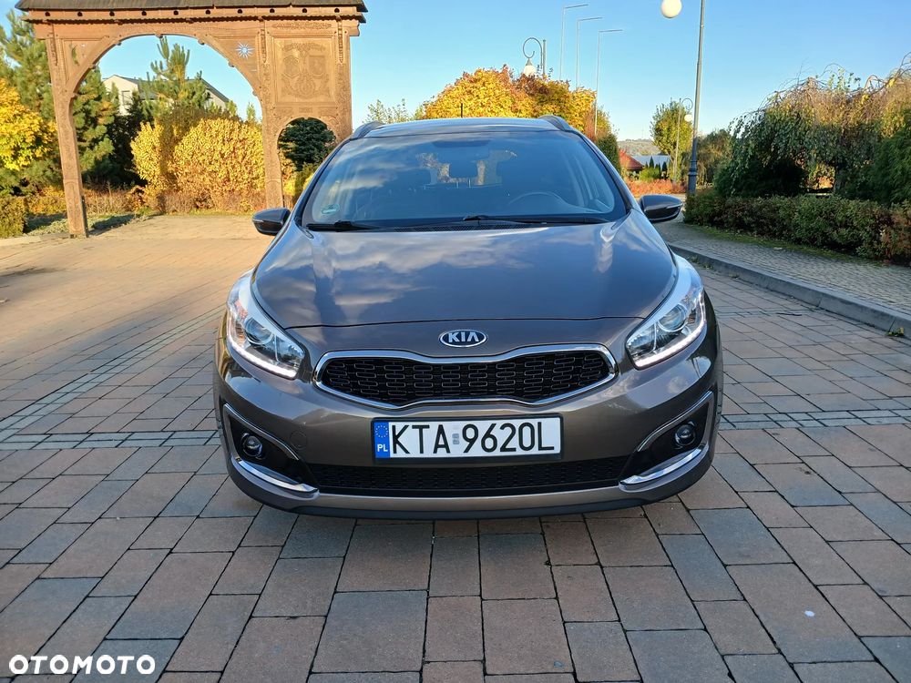 Kia Ceed 1.6 GDI Dream Team Edition - 2