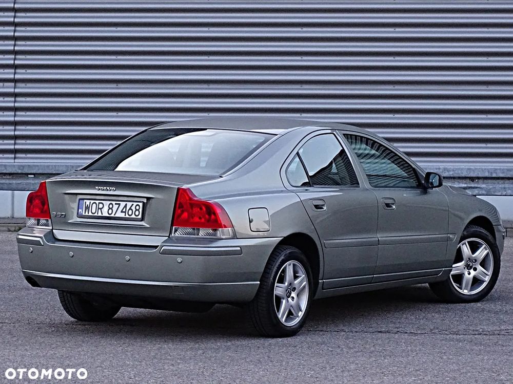 Volvo S60 2.4 Momentum - 6