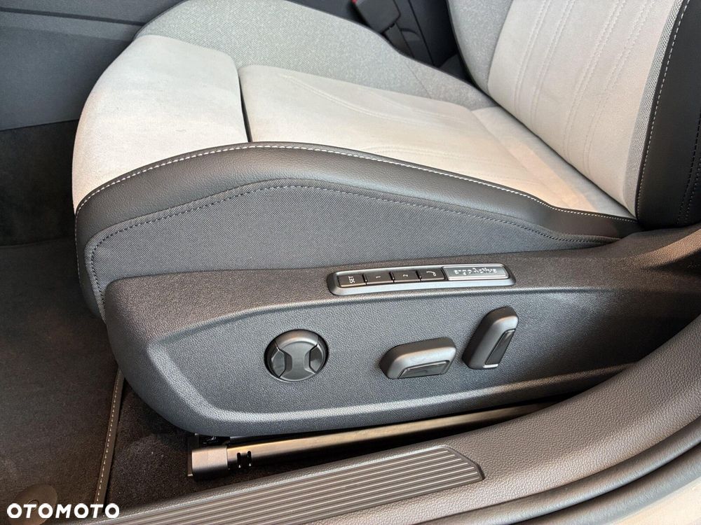 Volkswagen Golf Variant - 26