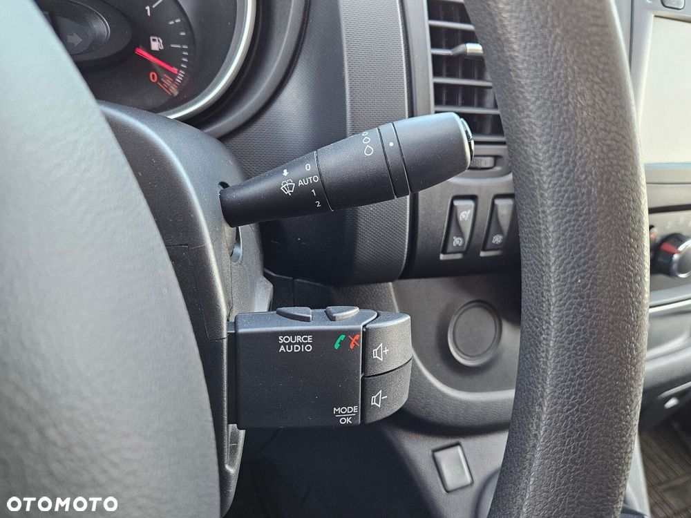 Renault Trafic L2H1 *66999zł NETTO* Brygadówka 6 osób 2.0dCi/120KM - 25