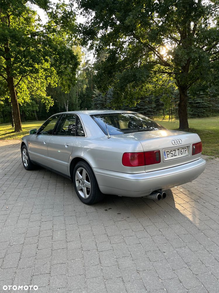 Audi A8 - 8