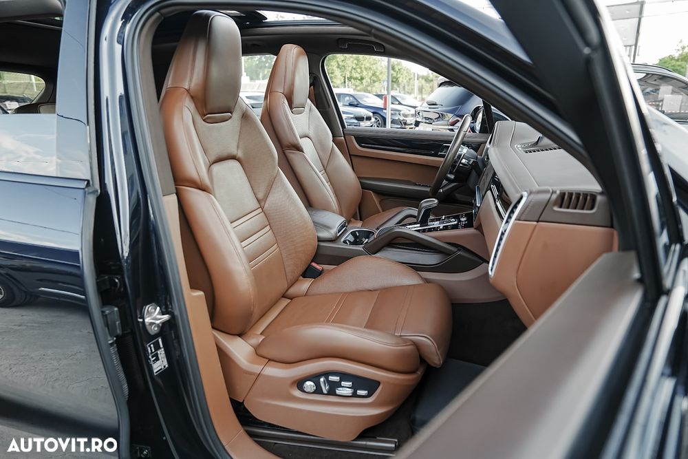 Porsche Cayenne Tiptronic S - 10
