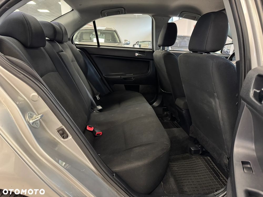 Mitsubishi Lancer 1.8 Intense - 8
