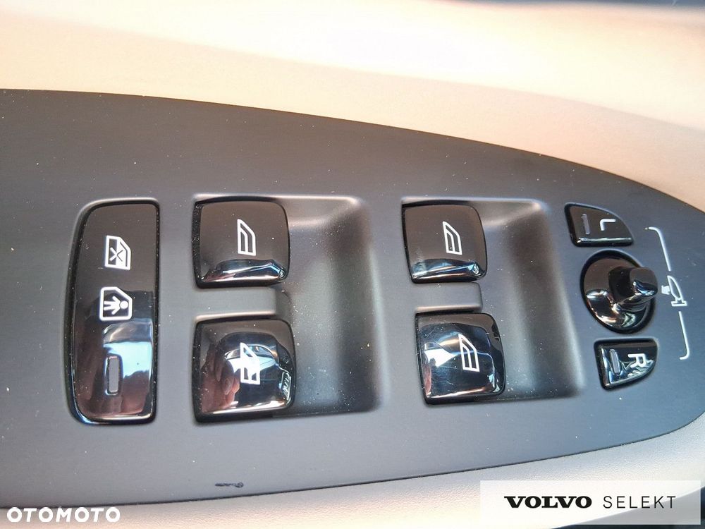 Volvo XC 90 - 23