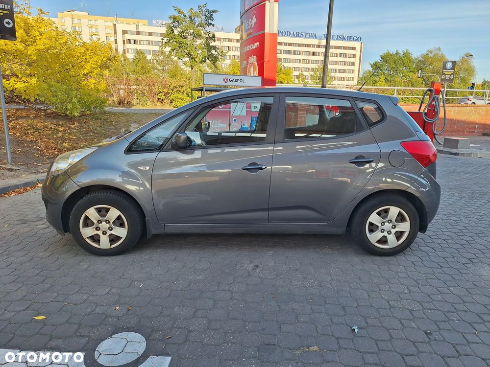 Kia Venga - 7