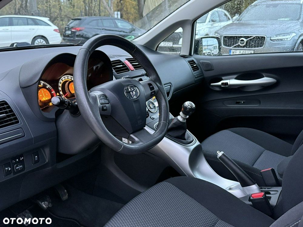 Toyota Auris 1.6 Comfort - 10