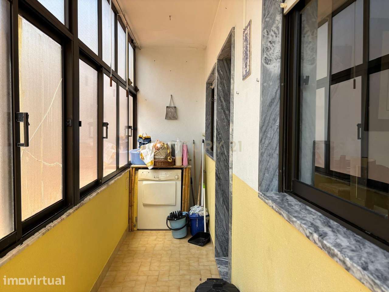 T2 em Excelente Estado, Zona Norte do Entroncamento, Varandas, Lareira - Grande imagem: 2/10