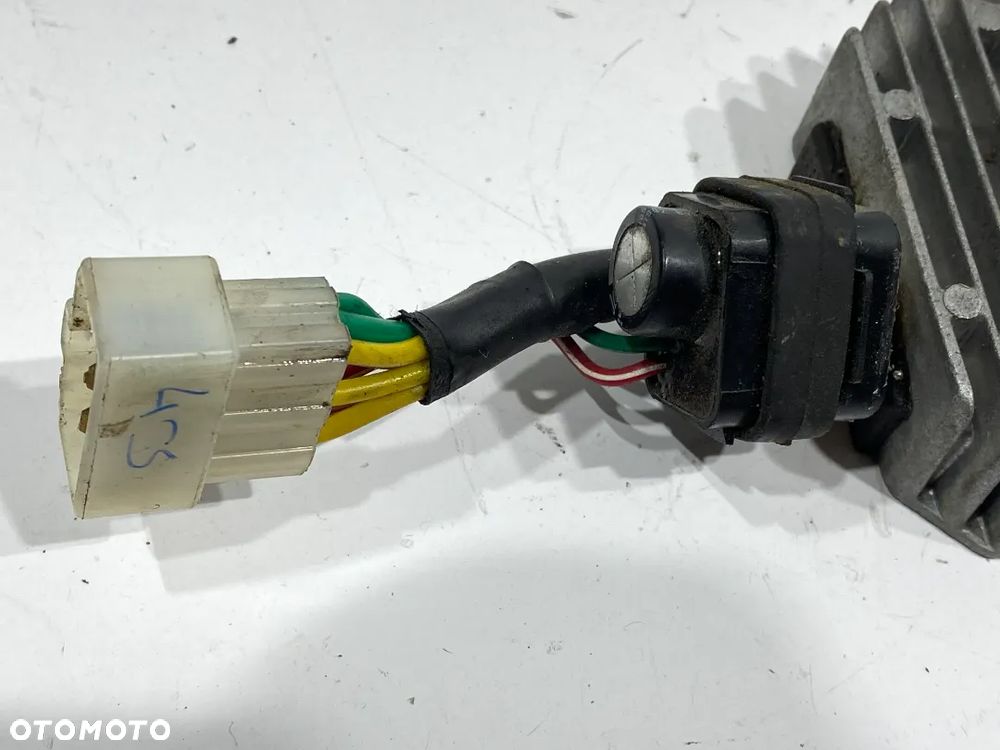 Regulator napięcia  Piaggio ZIP 4T 17-22r - 2