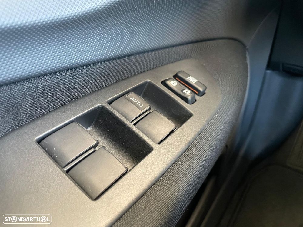 Toyota Auris 2.0 D-4D - 15