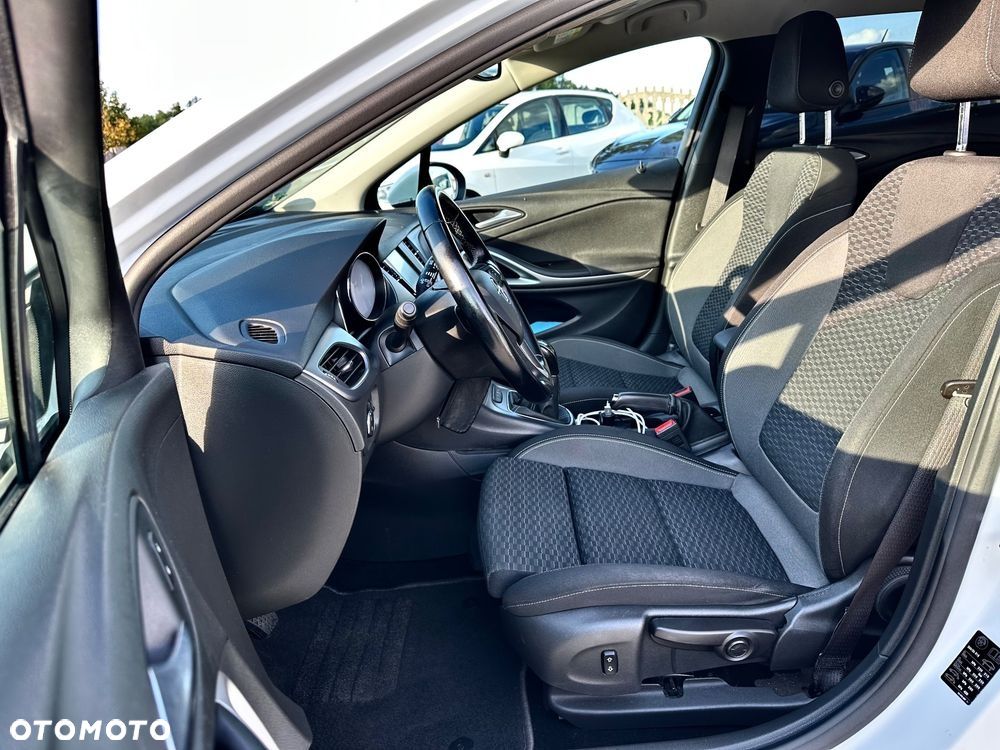 Opel Astra 1.5 D Start/Stop Elegance - 11
