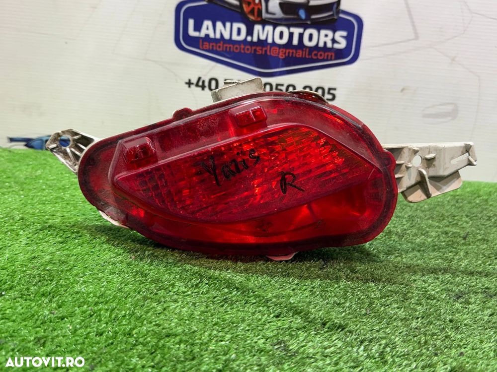 STOP TRIPLA BARA SPATE DREAPTA TOYOTA YARIS 1.5 B HYBRID 2017 COD OEM 815910D200 2017-2020 - 1
