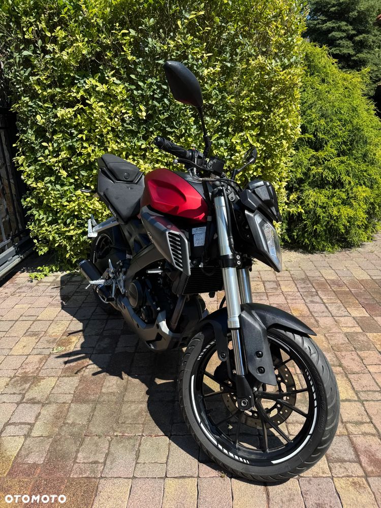 Yamaha MT - 8
