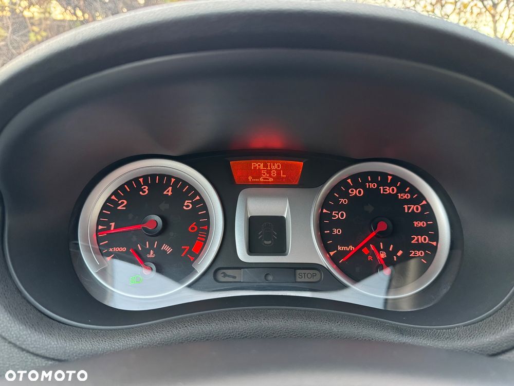 Renault Clio 1.2 16V 75 Expression - 26