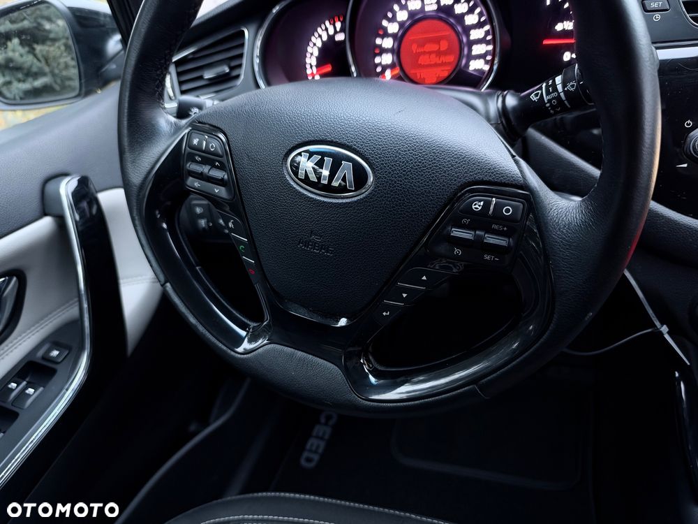 Kia Ceed - 15