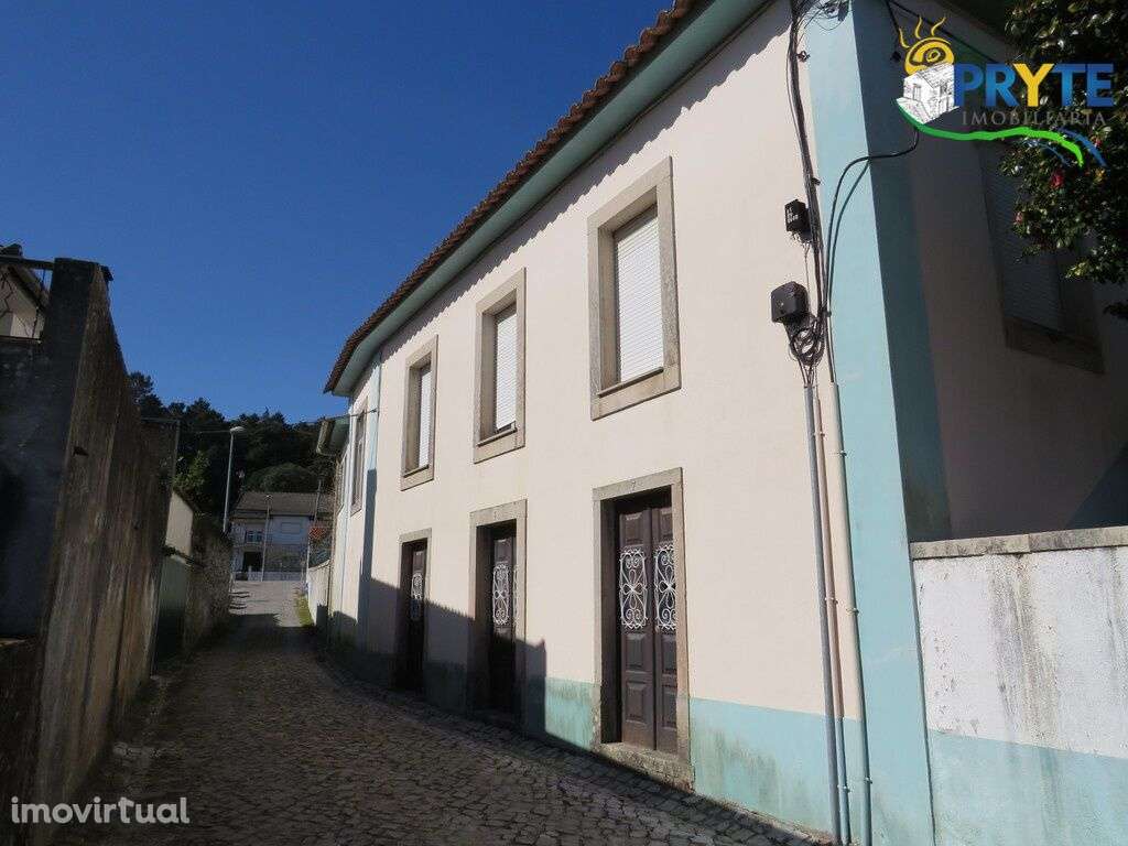 Moradia de tipologia T4 situada em Figueiró dos Vinhos - Grande imagem: 3/36