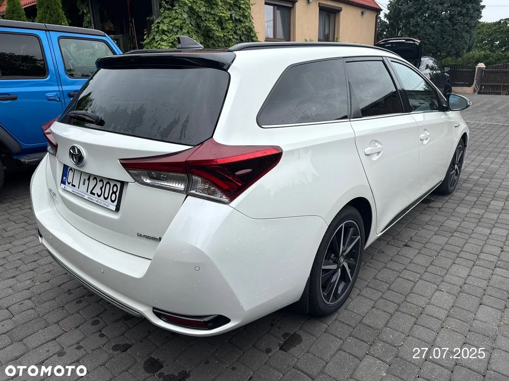 Toyota Auris Hybrid 135 Selection - 2
