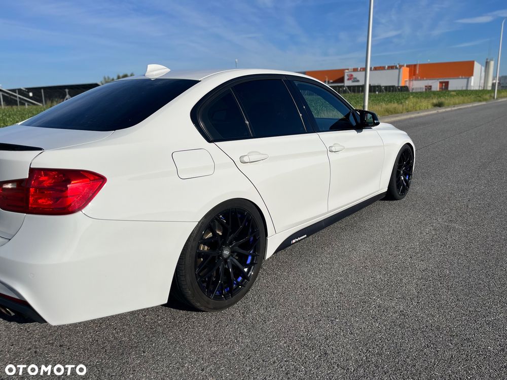 BMW Seria 3 335i - 5