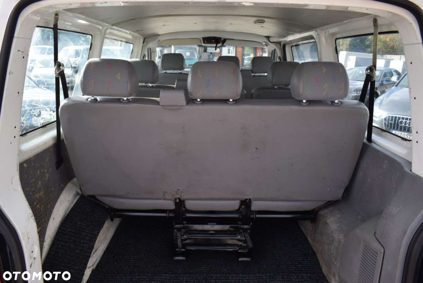 Volkswagen Transporter - 11