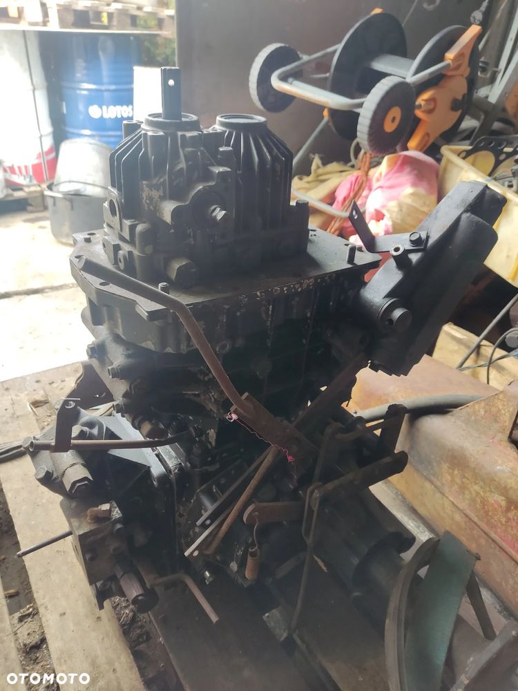 Iseki tylny most skrzynia biegów - 2