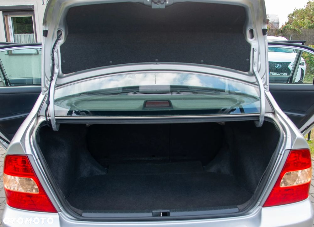 Toyota Corolla - 12