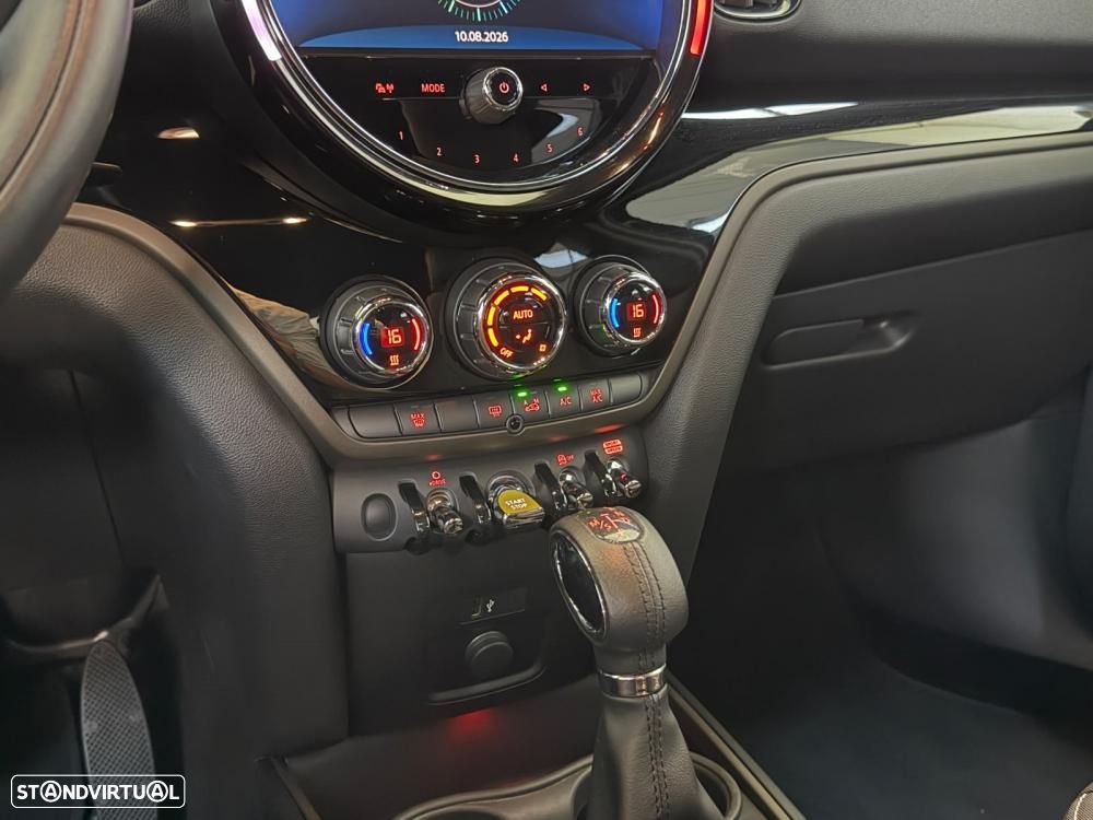 MINI Countryman Cooper SE Premium Essential Auto - 33
