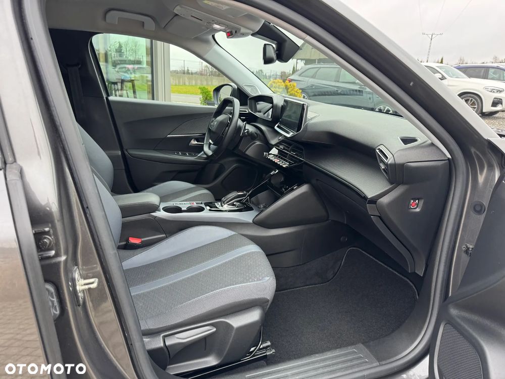 Peugeot 2008 - 18